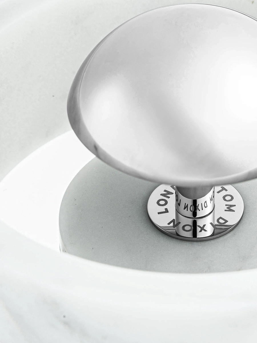 Настольный светильник Stone Portable Silver STPO01SSUN Настольный светильник Stone Portable Silver STPO01SSUN