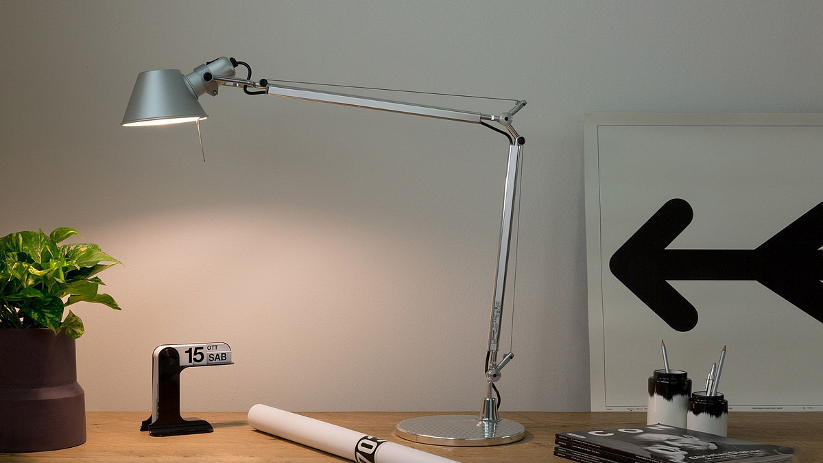 Настольная лампа TOLOMEO midi LED, хром A0151W00 Настольная лампа TOLOMEO midi LED, хром A0151W00