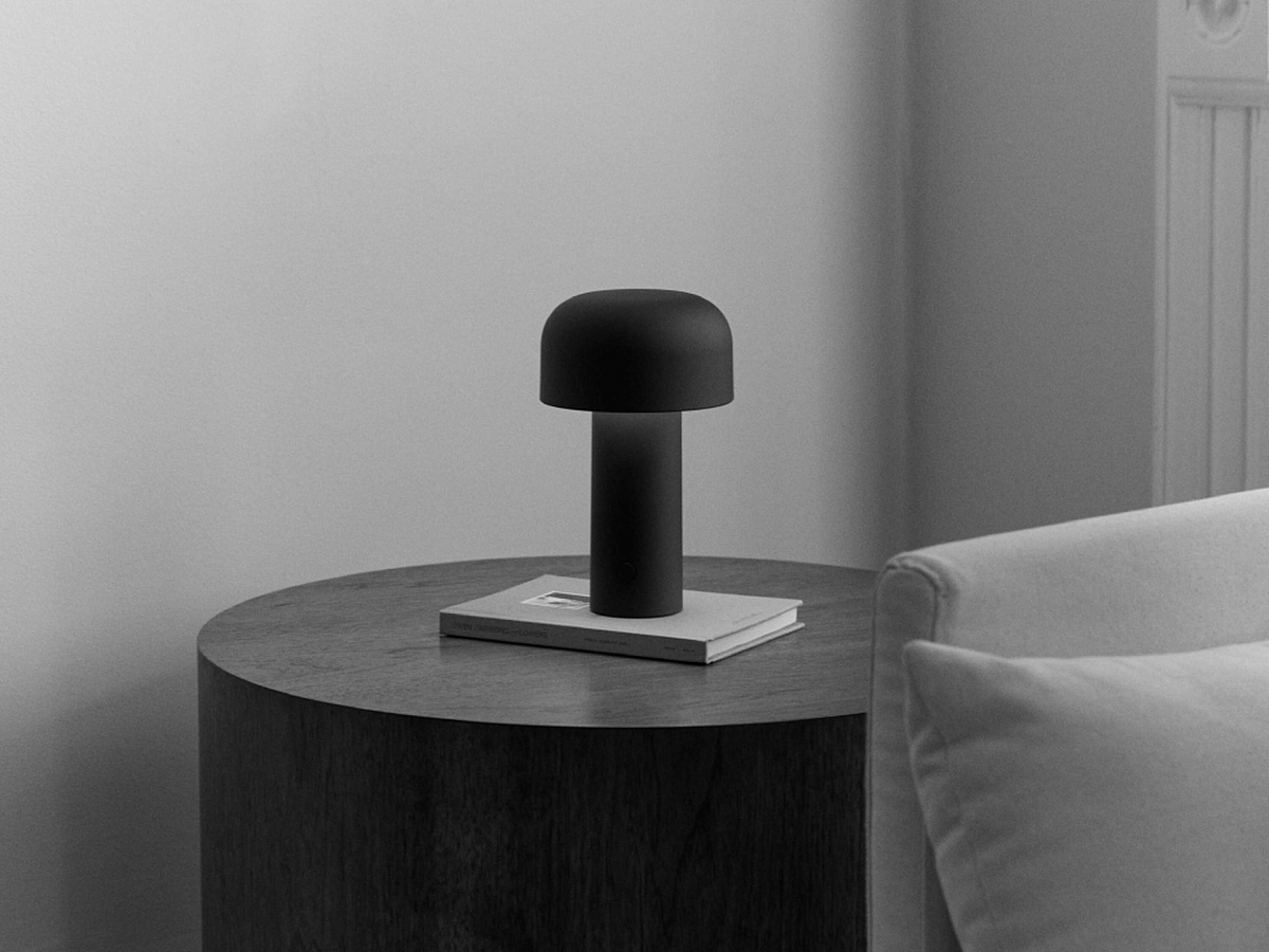 Настольный светильник Bellhop Table Matt Black Настольный светильник Bellhop Table Matt Black